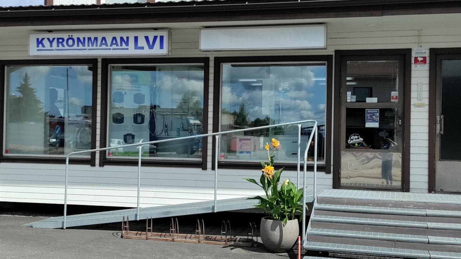 Kyrönmaan LVI Oy — LVI-asennuksia ja maanrakennusta Laihialla